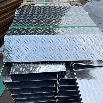 Harga yang bagus Lembaran Logam Aluminium Berpola 1100 1050 1060 3003 5052 200mm on line