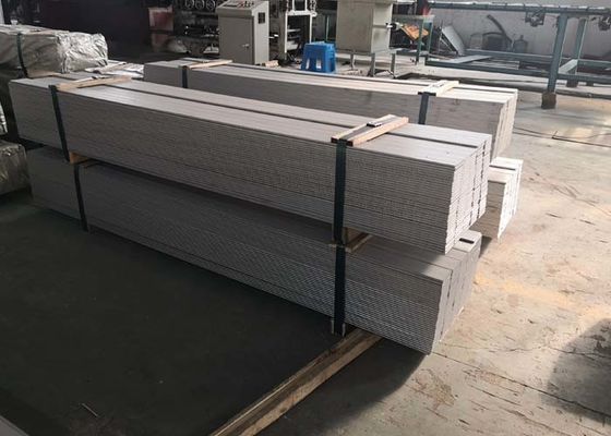 Harga yang bagus 317L Hot Rolled Stainless Steel Sheet Permukaan Halus Tebal 50mm on line